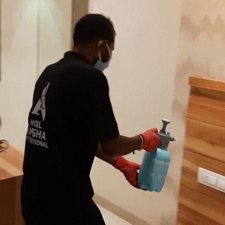 Hotel Amisha International Сурат Екстериор снимка